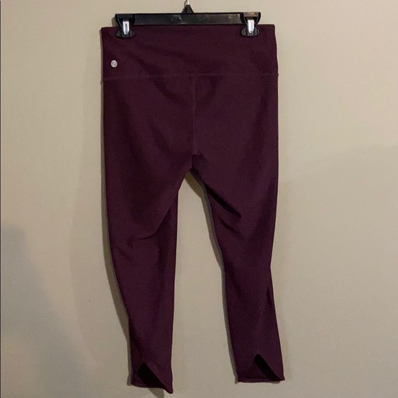 Z by Zella Burgundy High Rise Capri Size Medium - Picture 3 of 7